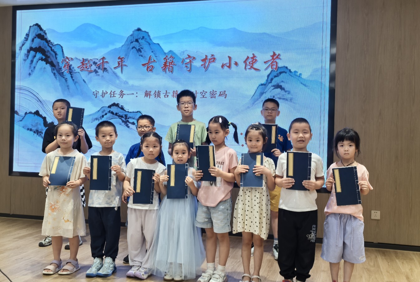 启东市图书馆图片1.jpg